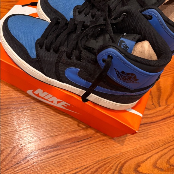 ((BLACK FRIDAY SALE)) AIR JORDAN 1 KO BLACK & ROYAL (MENS 10) - Picture 4 of 5